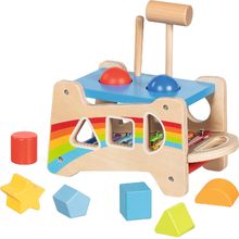 Banco martillo y clasificador de formas con xilófono GK58304 Goki 1