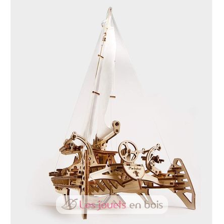 Trimarán Merihobus modelo mecánico U-70059 Ugears 2