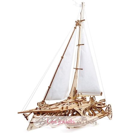 Trimarán Merihobus modelo mecánico U-70059 Ugears 1